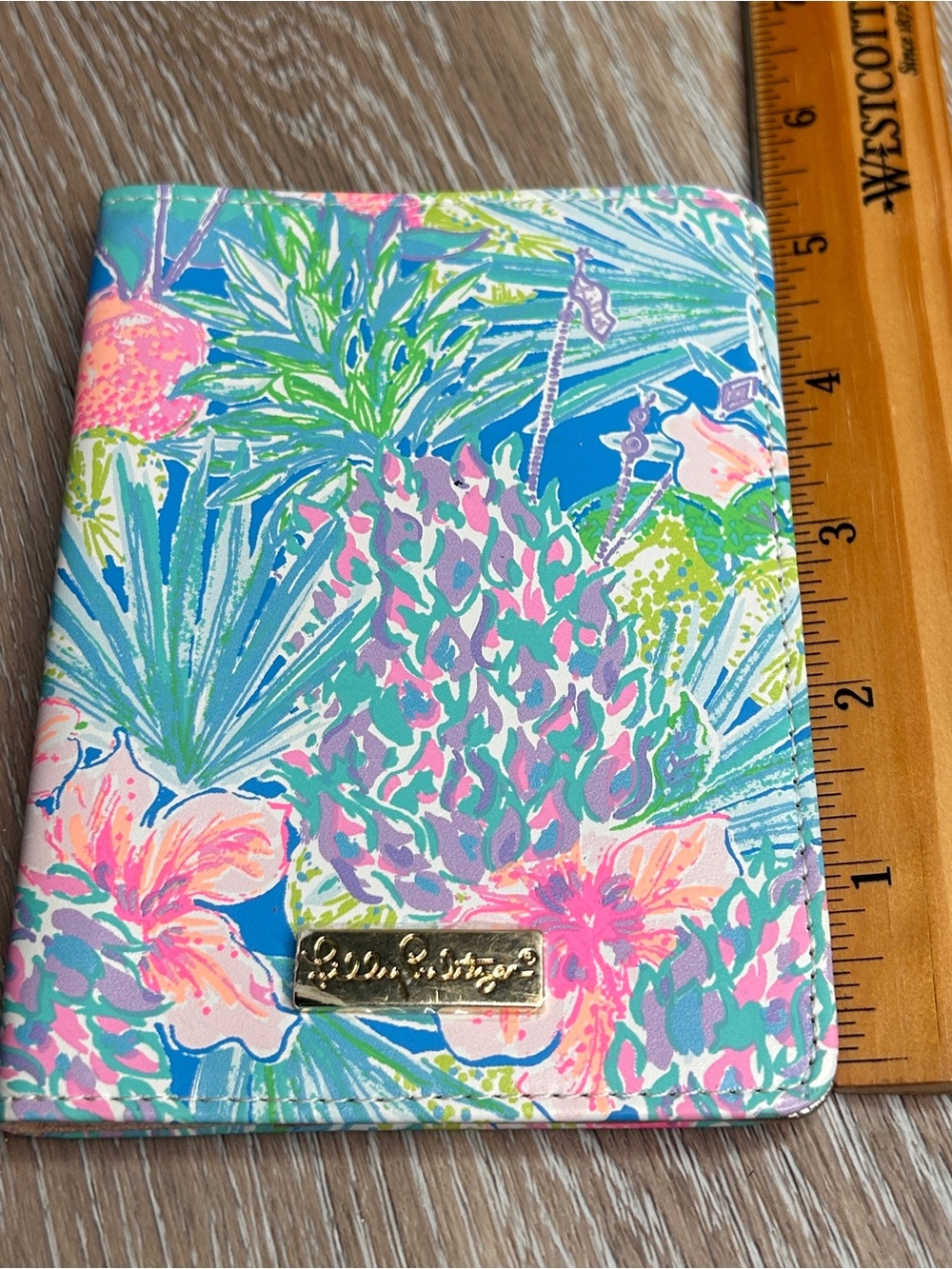Lilly Pulitzer Passport Holder – Swizzle In Paradise Bound - Picture 5 of 6
